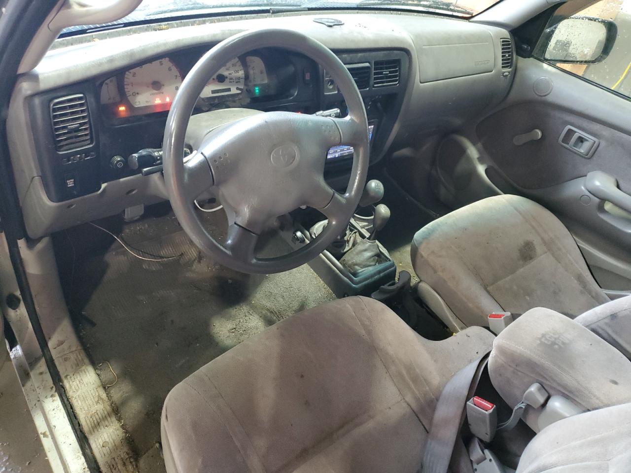 2004 Toyota Tacoma - Image 8