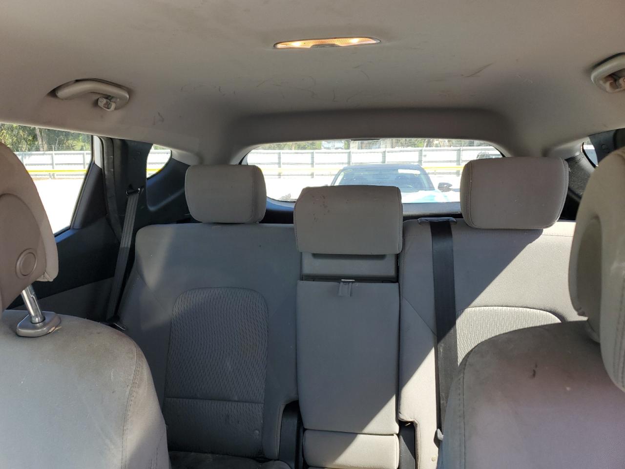 2018 Hyundai Santa Fe - Image 10