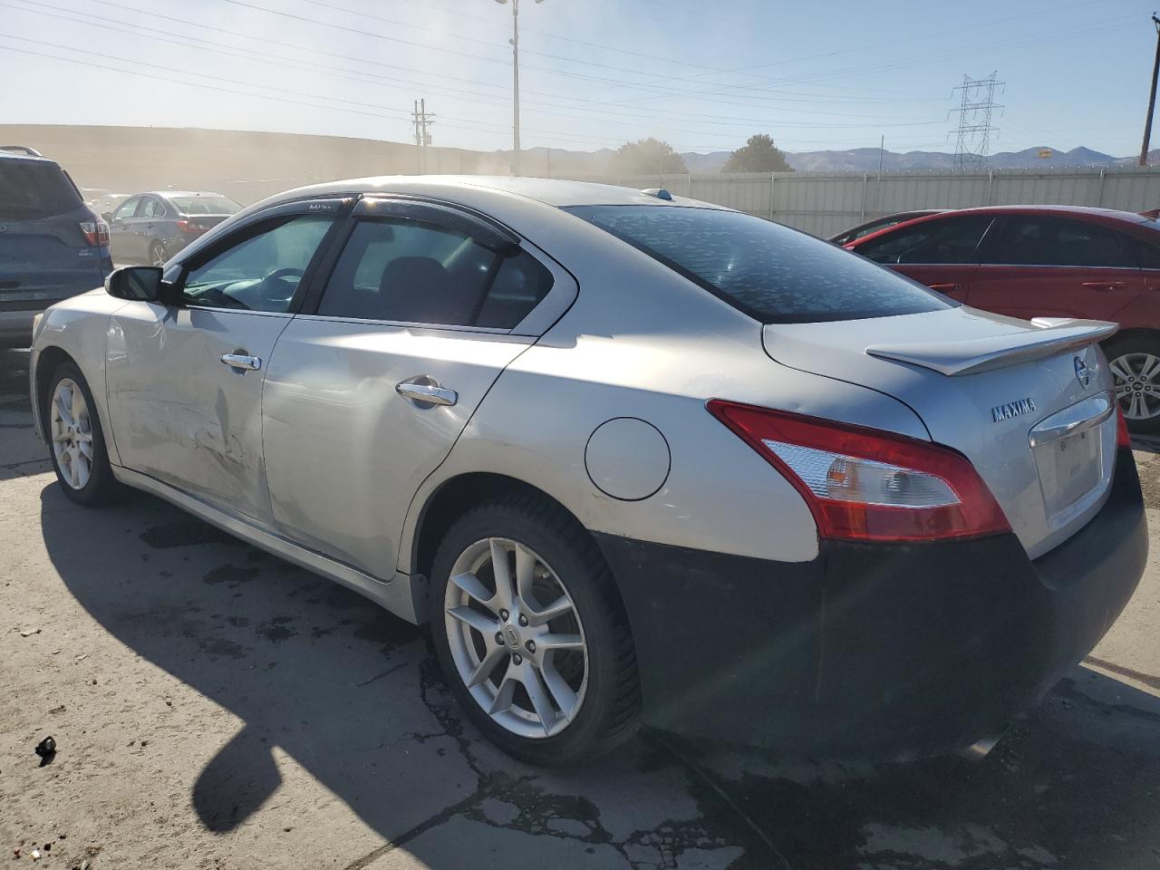 2009 Nissan Maxima - Image 2