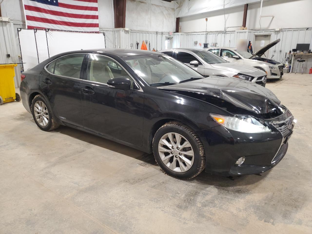 2013 Lexus ES - Image 4