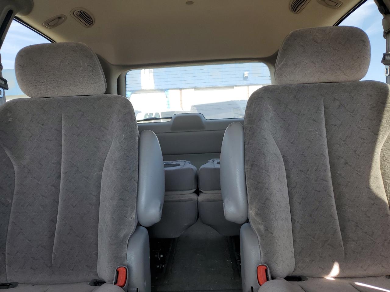 2002 Dodge Caravan - Image 10