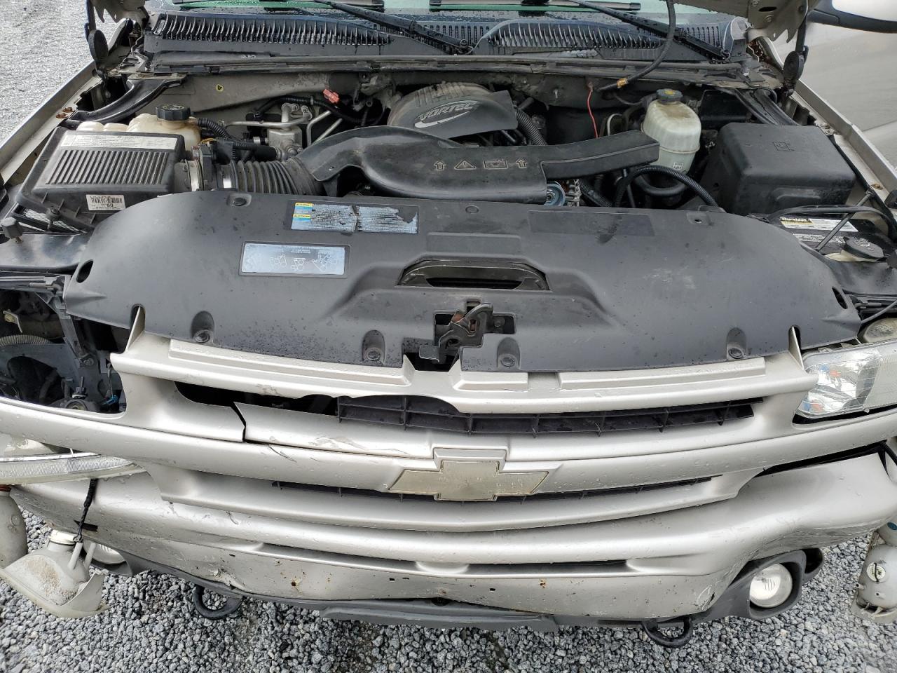 2005 Chevrolet Tahoe - Image 12