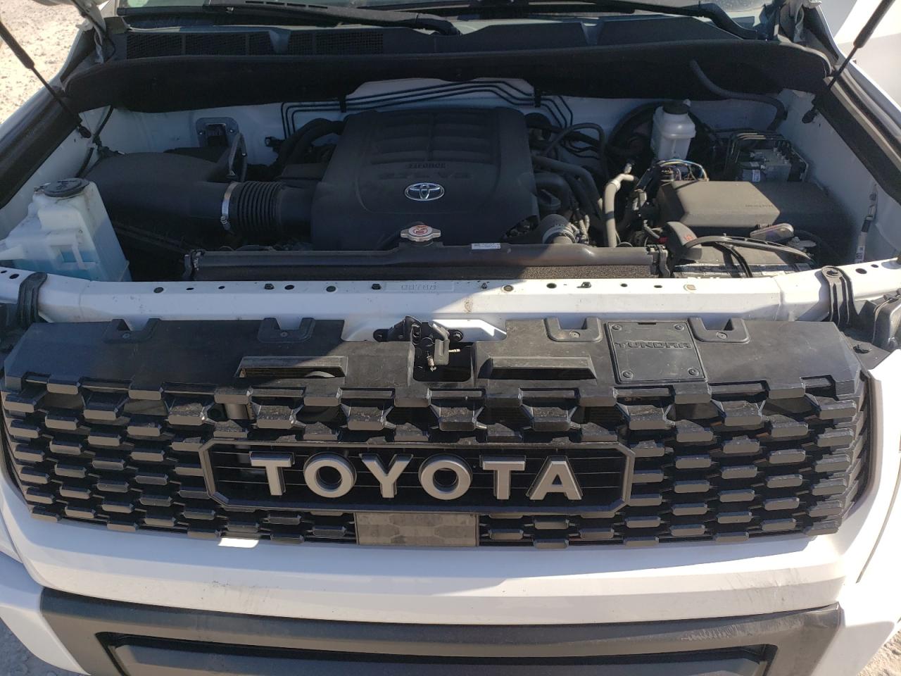 2020 Toyota Tundra - Image 12
