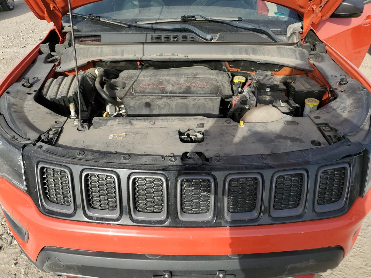 2018 Jeep Compass - Image 12