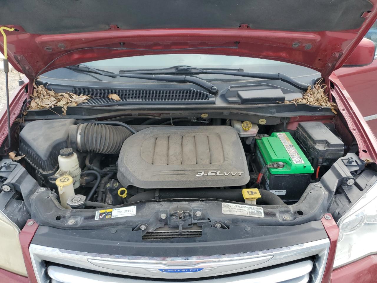 2012 Chrysler Town & Country - Image 12