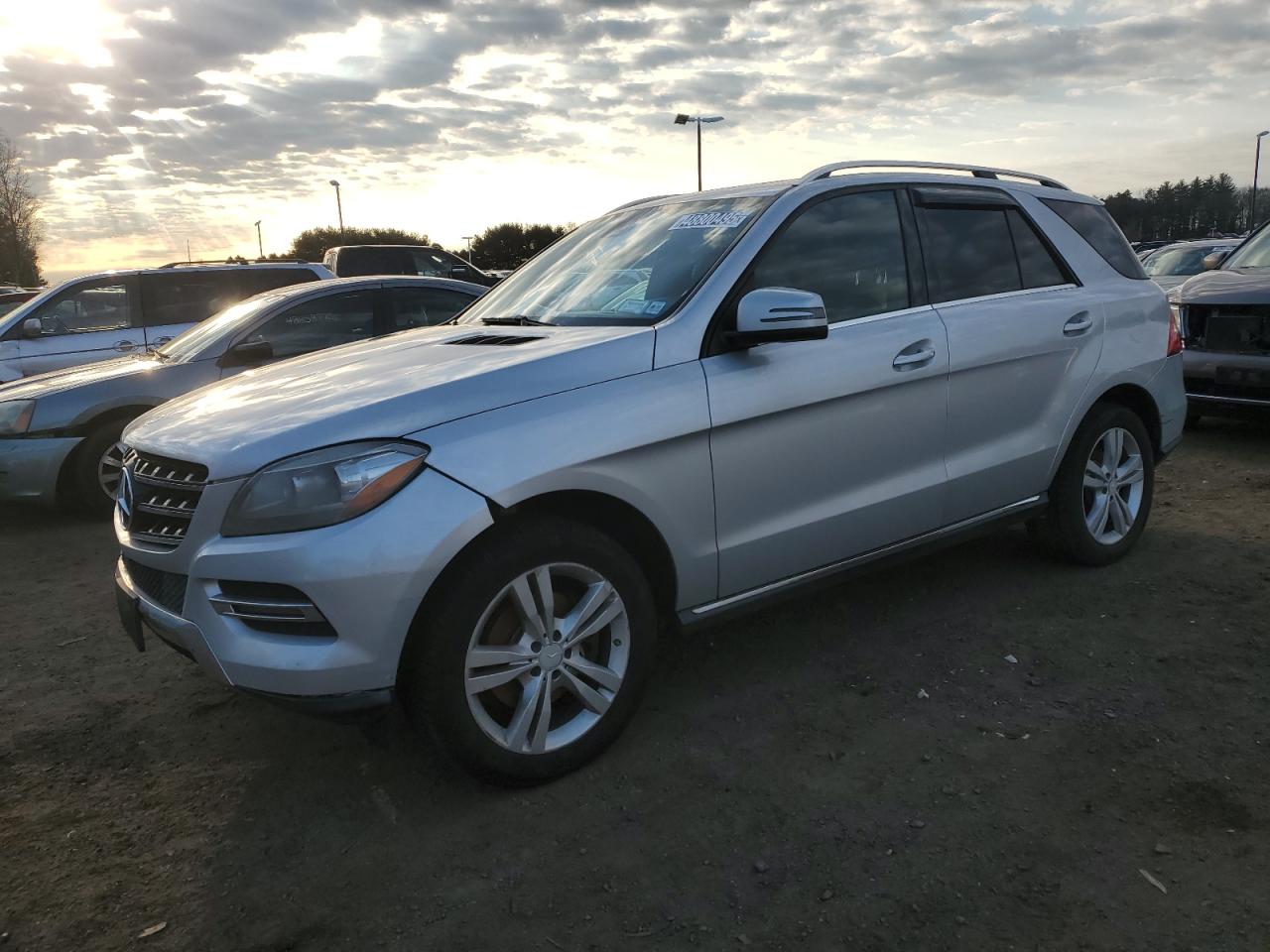 2014 Mercedes-Benz Ml 350 4Matic for Sale in East Granby, CT - Minor Dent/Scratches