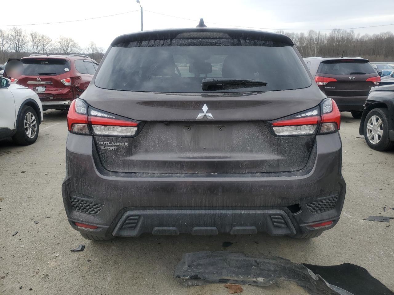 2021 Mitsubishi Outlander - Image 6