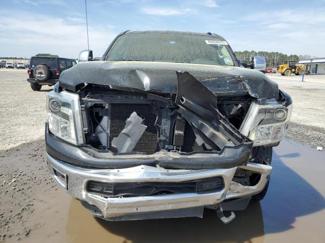 Pickups NISSAN TITAN 2016 Czarny