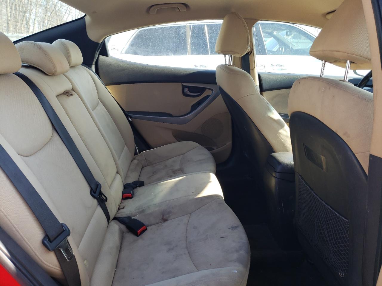 2011 Hyundai Elantra - Image 10