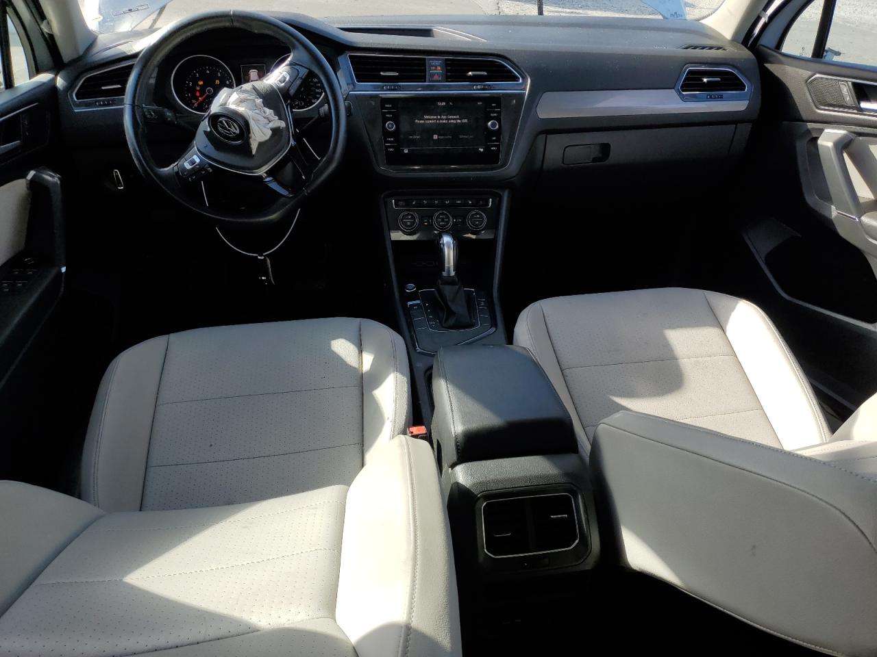 2018 Volkswagen Tiguan - Image 8
