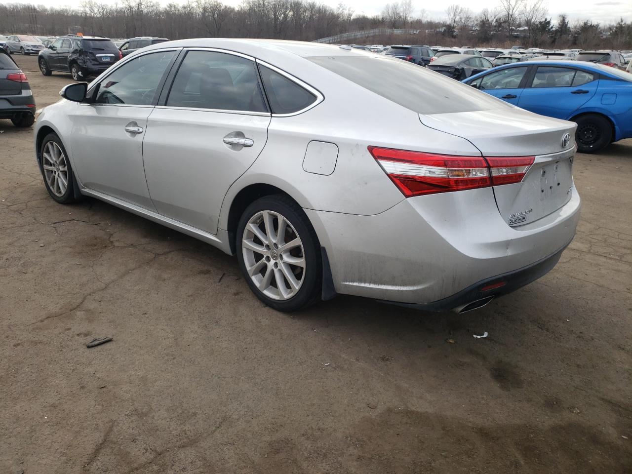 2014 Toyota Avalon - Image 2