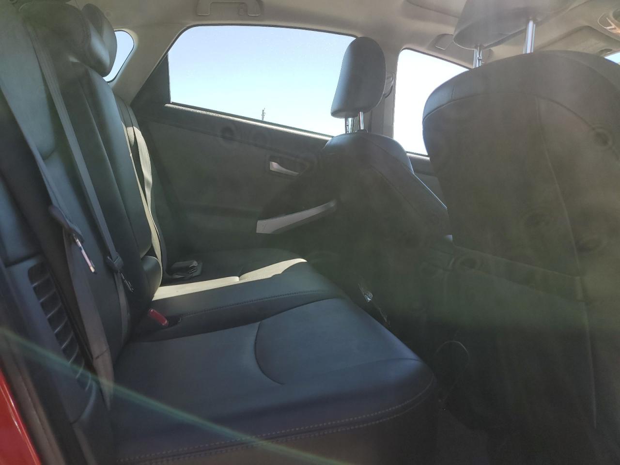 2015 Toyota Prius - Image 10