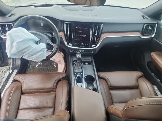 2022 VOLVO V60 CROSS COUNTRY T5 MOMENTUM