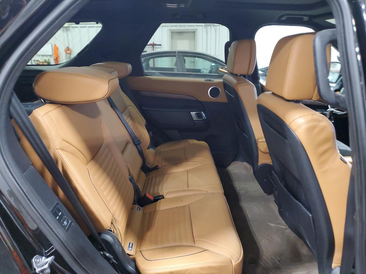 2019 Land Rover Discovery - Image 11