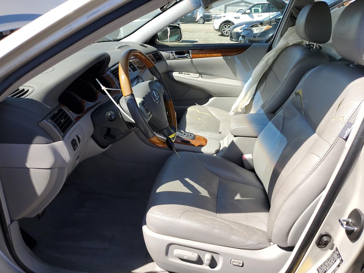2005 Lexus ES - Image 7
