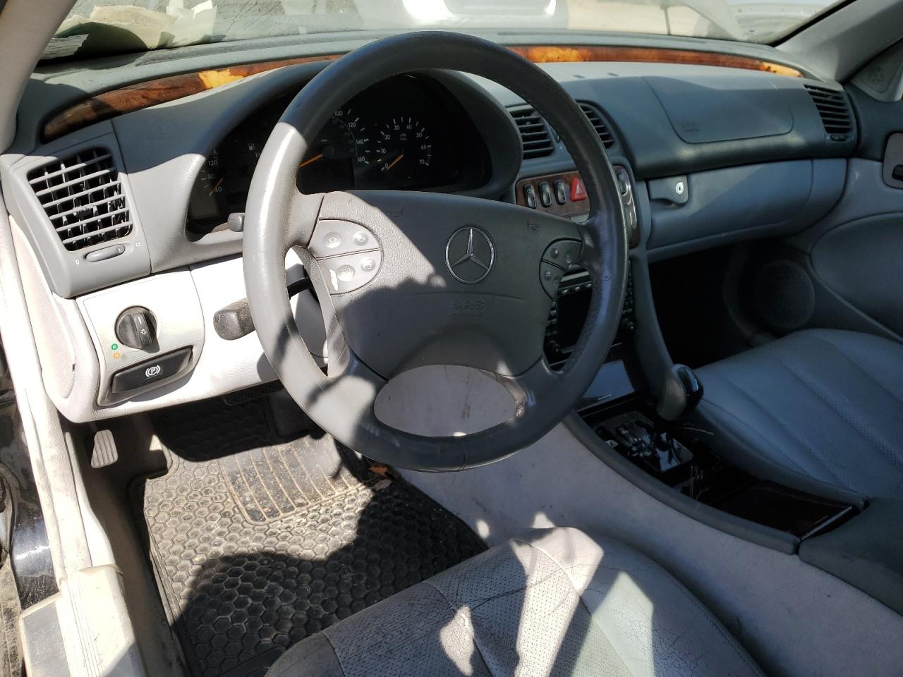 2003 Mercedes-Benz Clk 320 VIN: WDBLK65G43T131711 Lot: 48130915