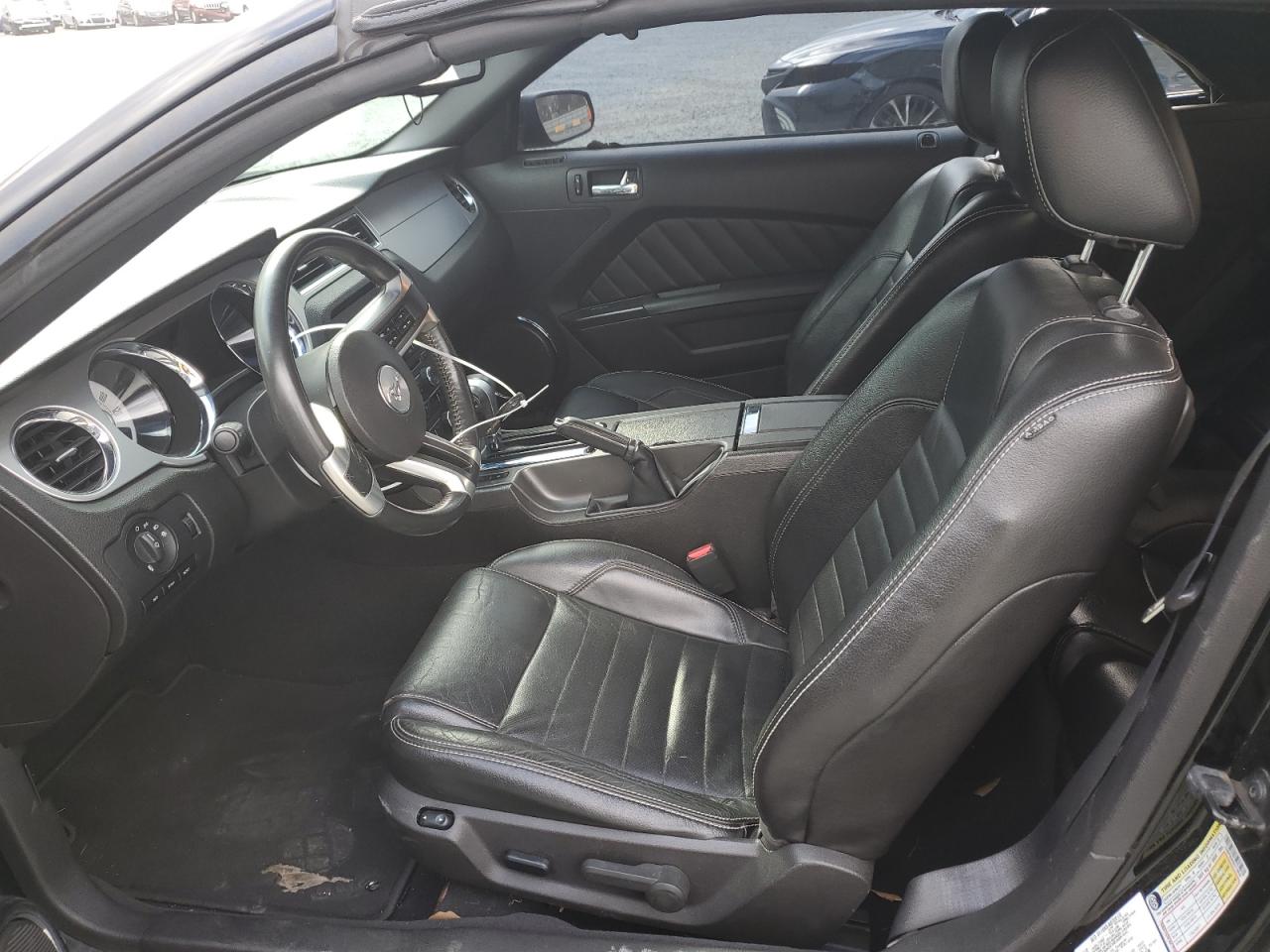 2010 Ford Mustang - Image 7