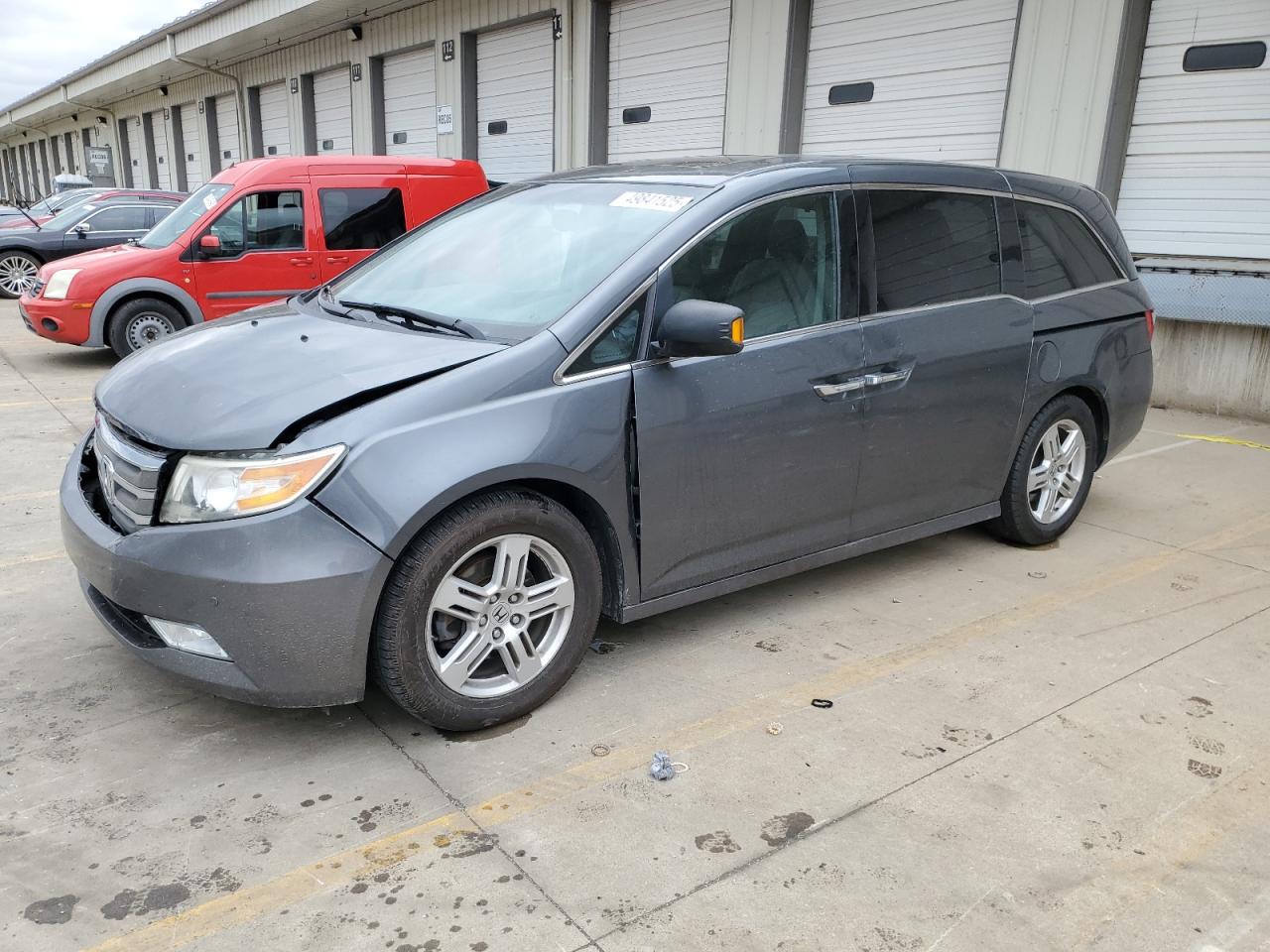 2013 Honda Odyssey Touring на продаже в Louisville, KY - Front End