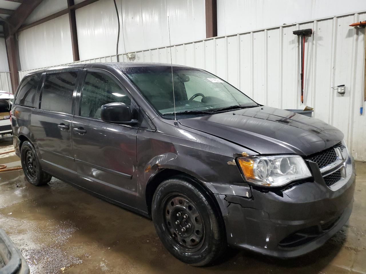 2015 Dodge Caravan - Image 4