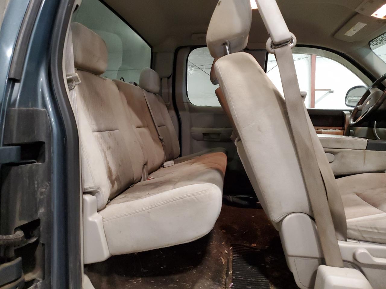 2009 Chevrolet Silverado - Image 10