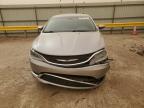 2017 Chrysler 200 Limited للبيع في Wichita، KS - Front End