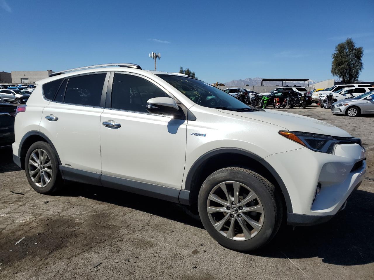 2017 Toyota RAV 4 - Image 4