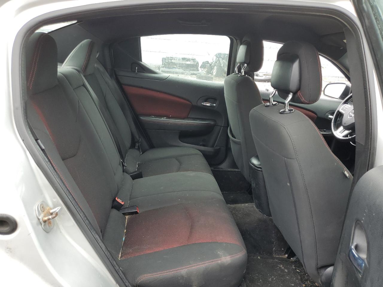 2011 Dodge Avenger - Image 10