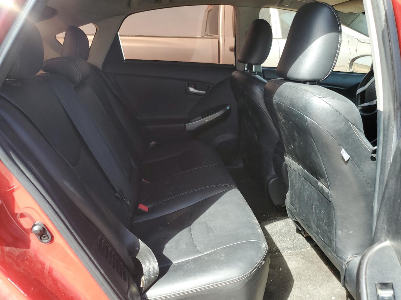 2015 Toyota Prius - Image 10