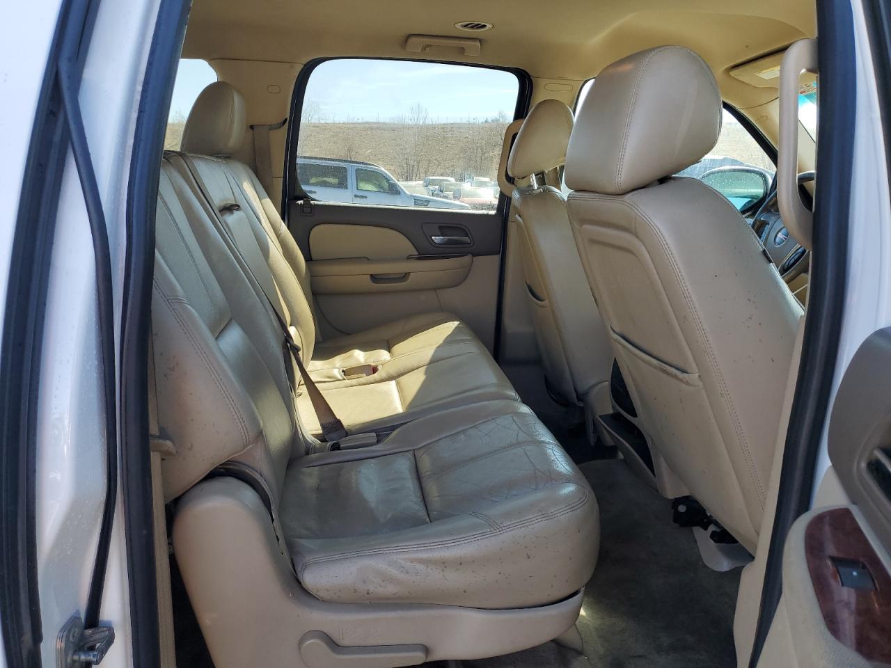 2013 GMC Yukon - Image 11