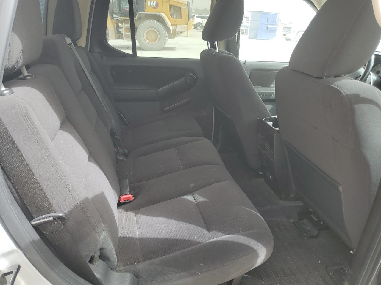 2010 Ford Explorer - Image 10