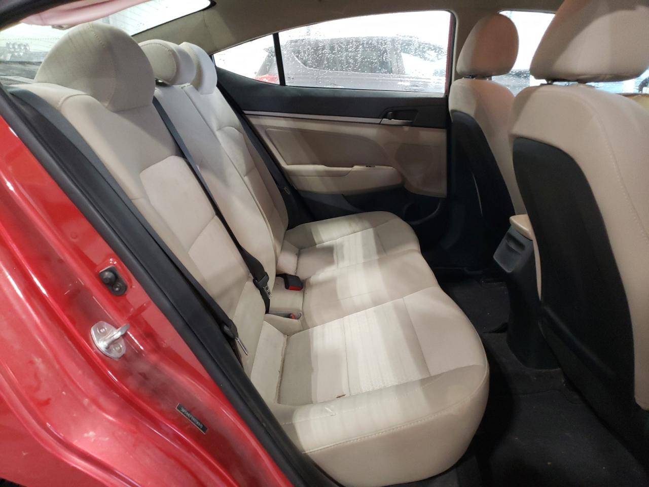 2017 Hyundai Elantra - Image 10