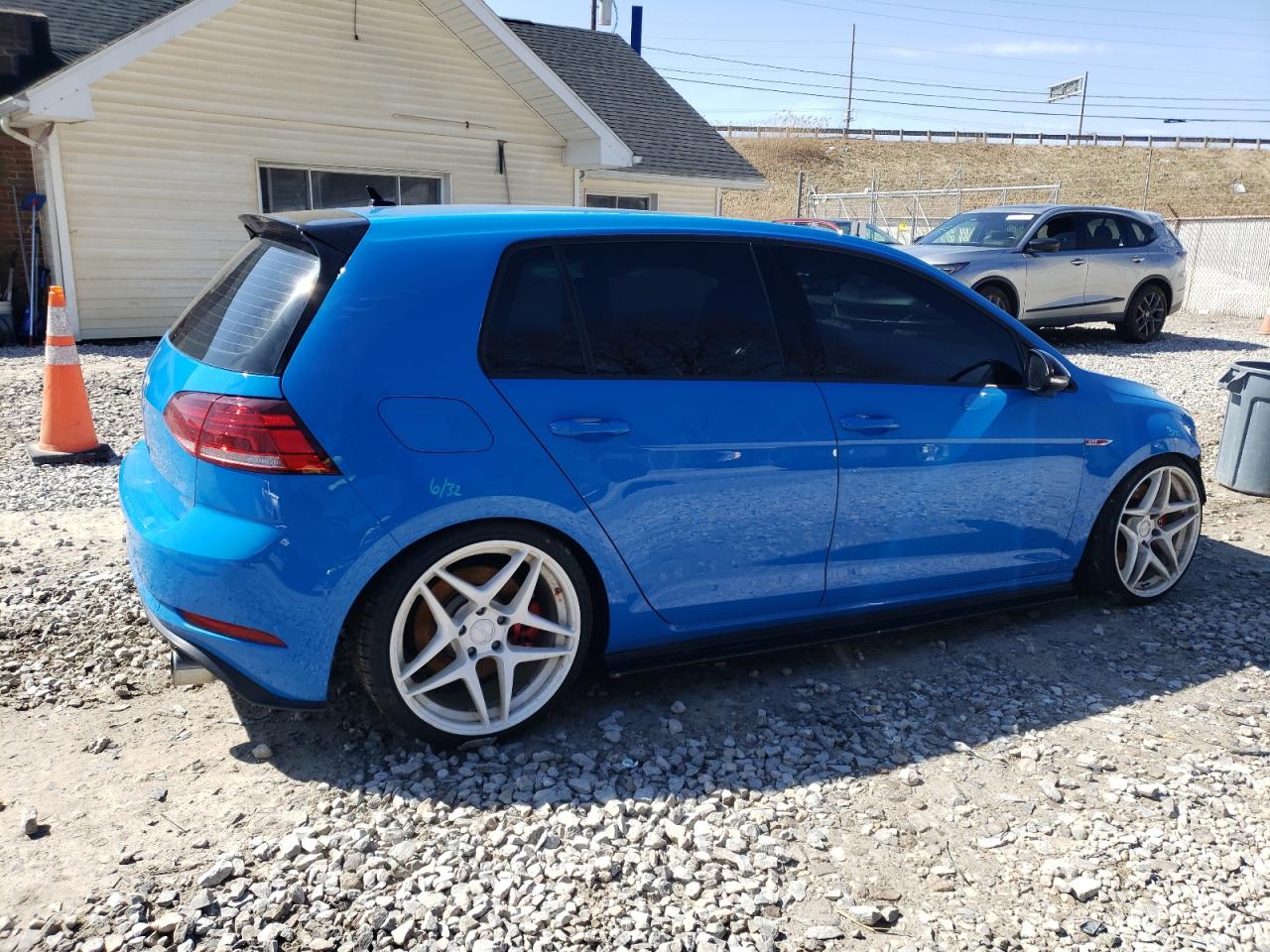 2019 Volkswagen GTI - Image 3