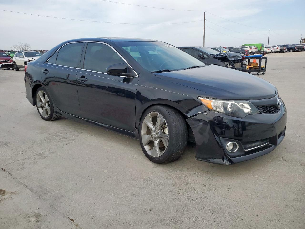 2012 Toyota Camry - Image 4