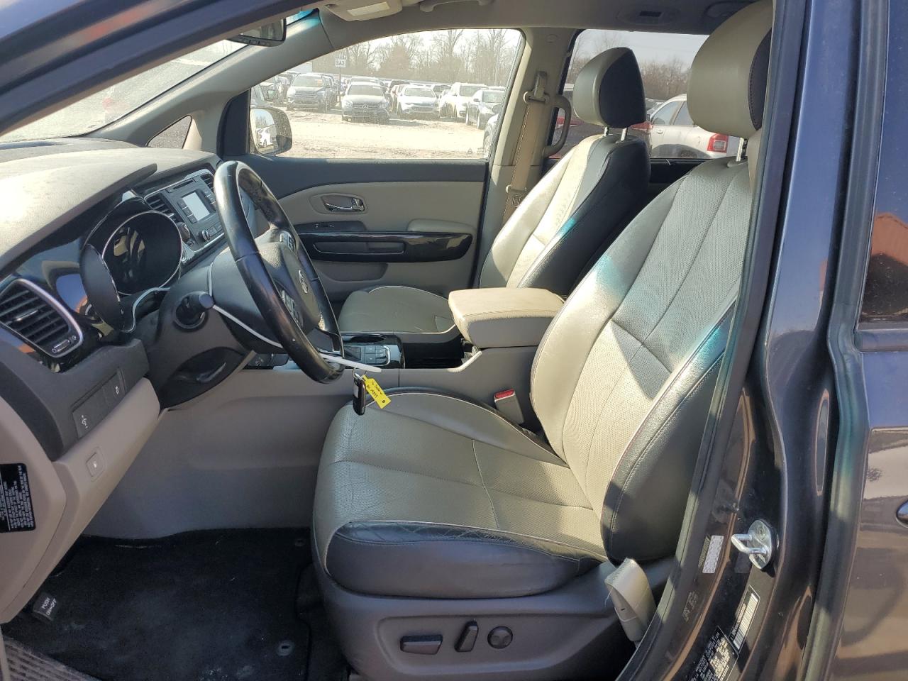 2016 Kia Sedona - Image 7
