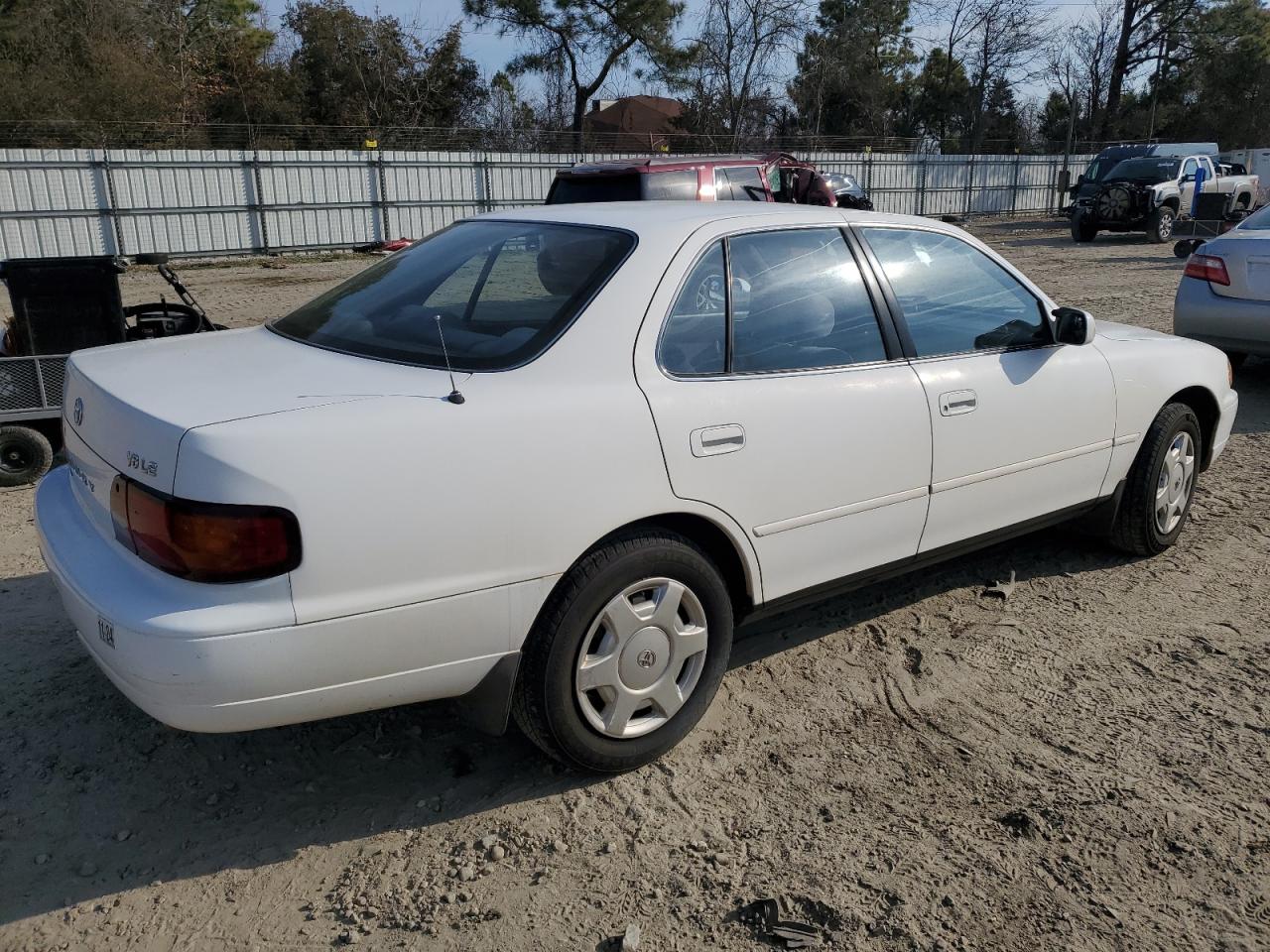1995 Toyota Camry - Image 3