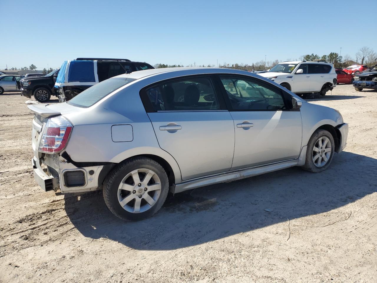 2010 Nissan Sentra - Image 3