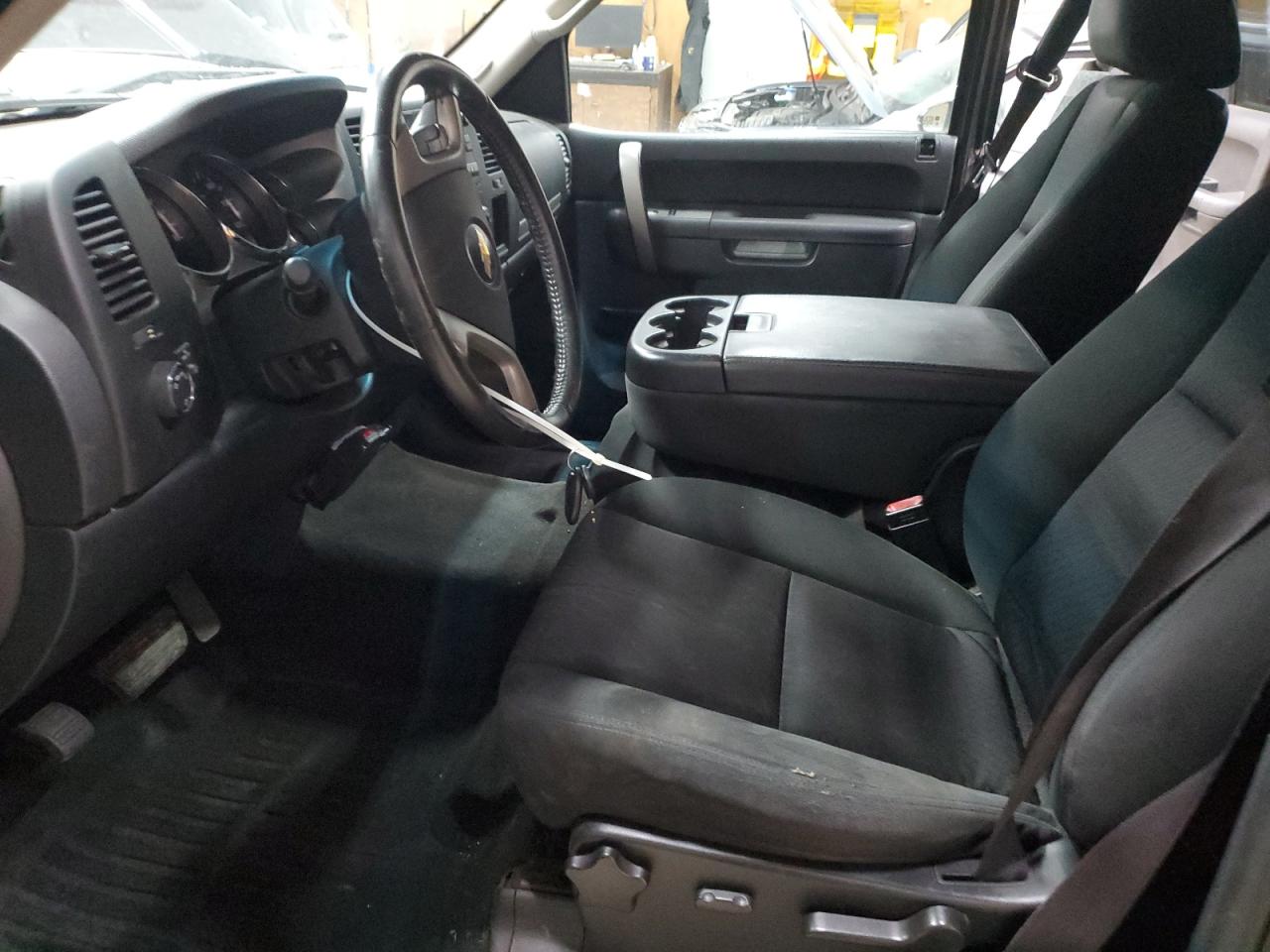 2010 Chevrolet Silverado - Image 7