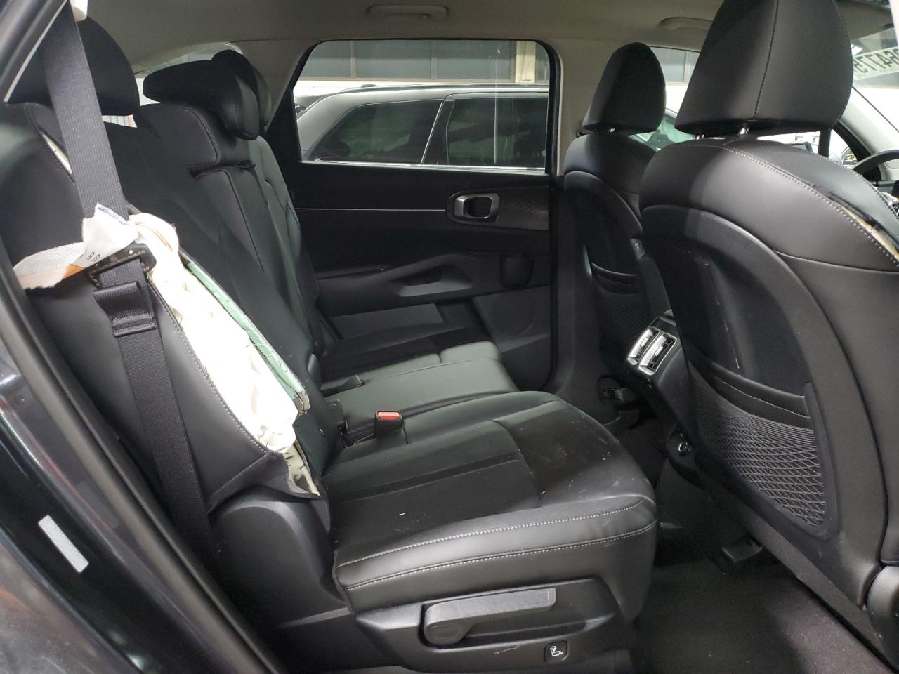 2024 Kia Sorento - Image 10