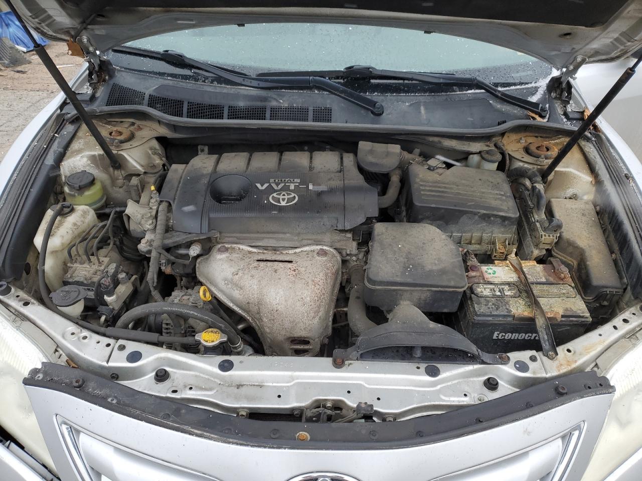 2010 Toyota Camry - Image 11