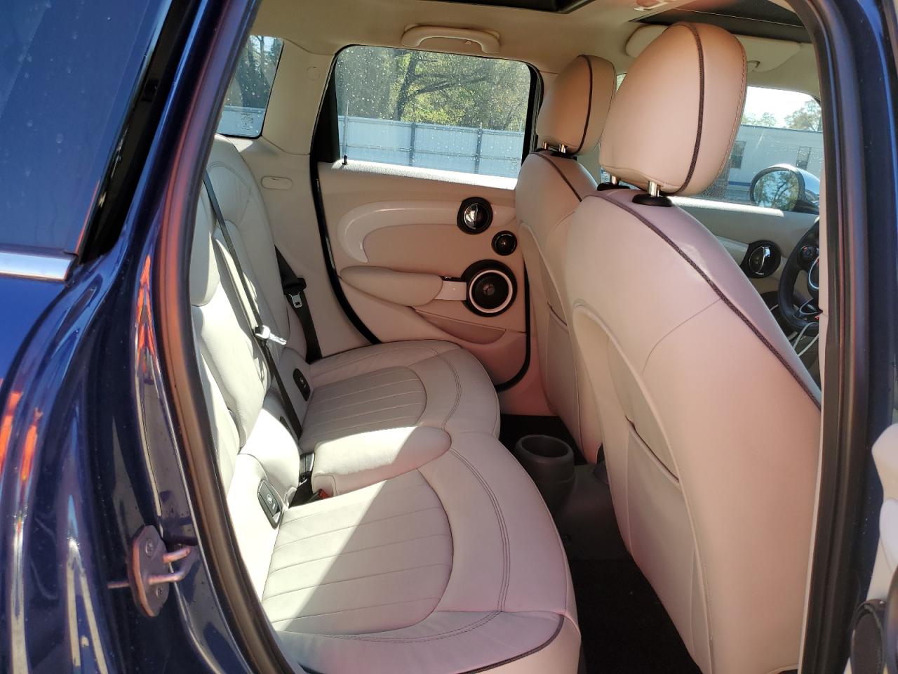 2015 MINI Cooper - Image 10
