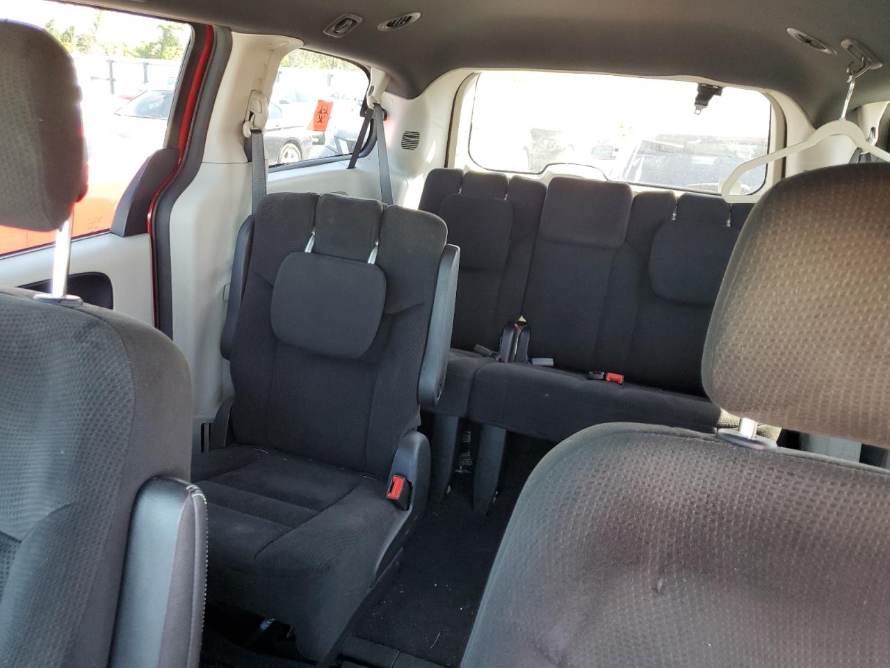 2015 Dodge Caravan - Image 10