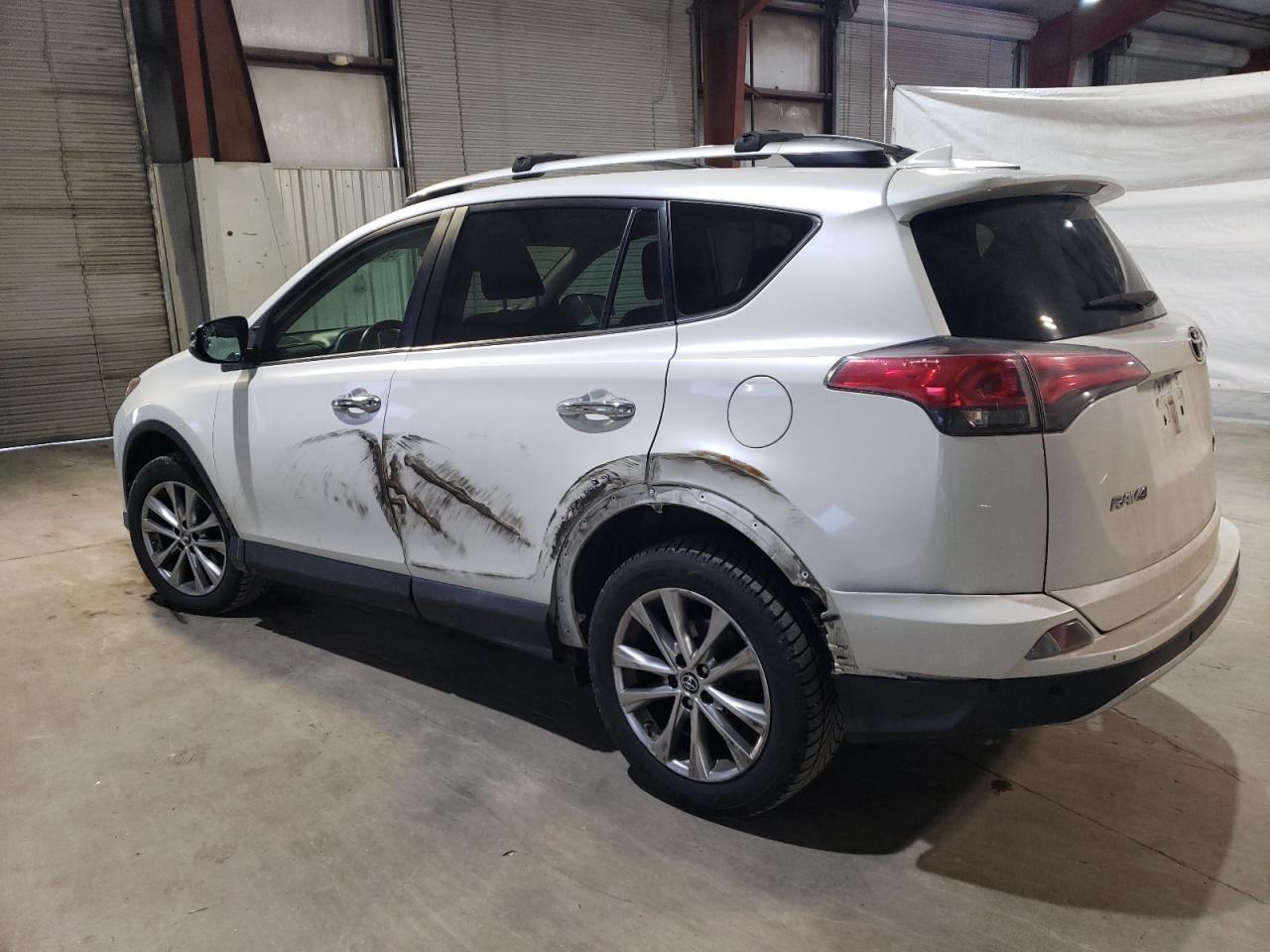 2016 Toyota RAV 4 - Image 2