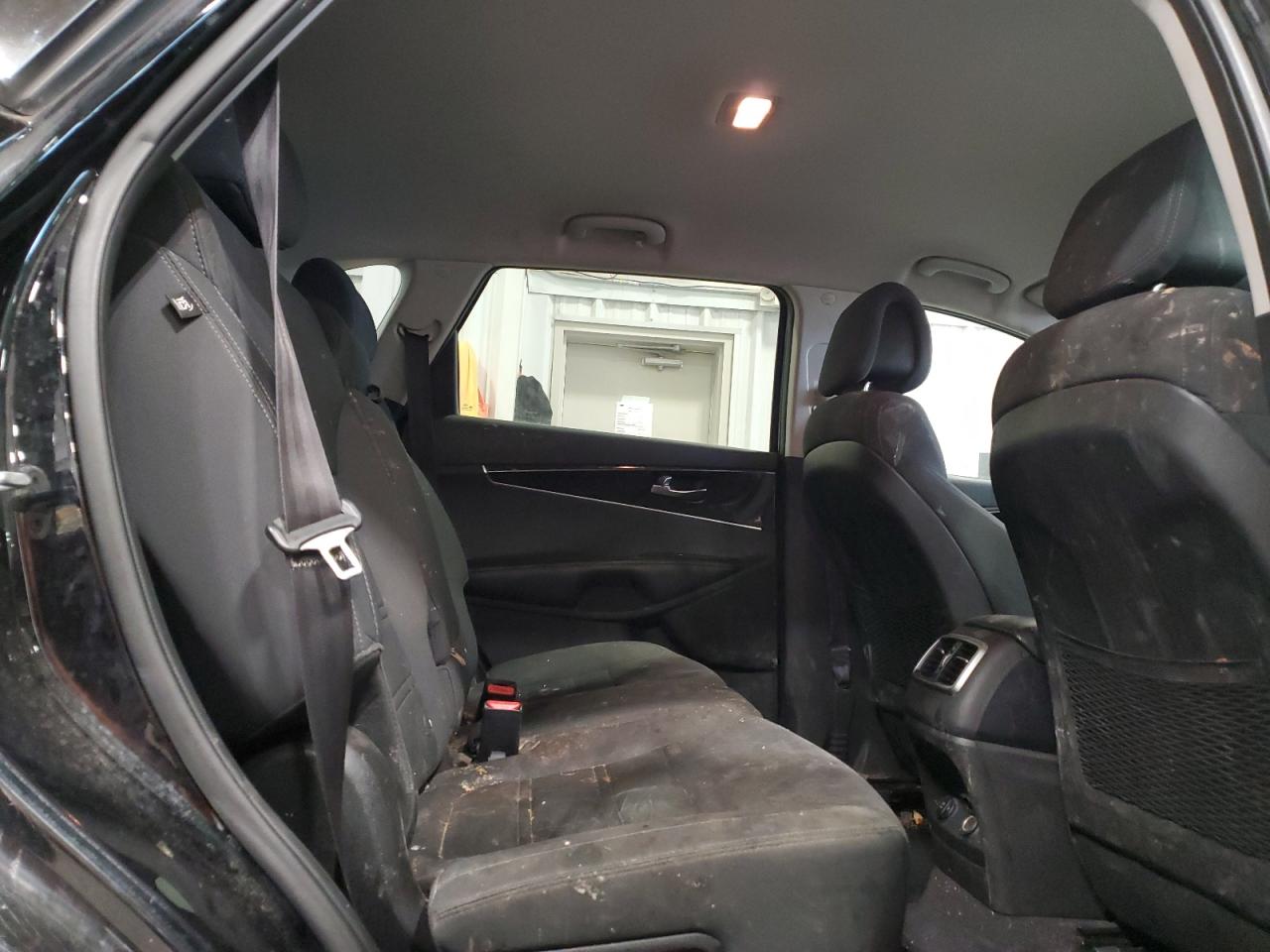 2016 Kia Sorento - Image 11