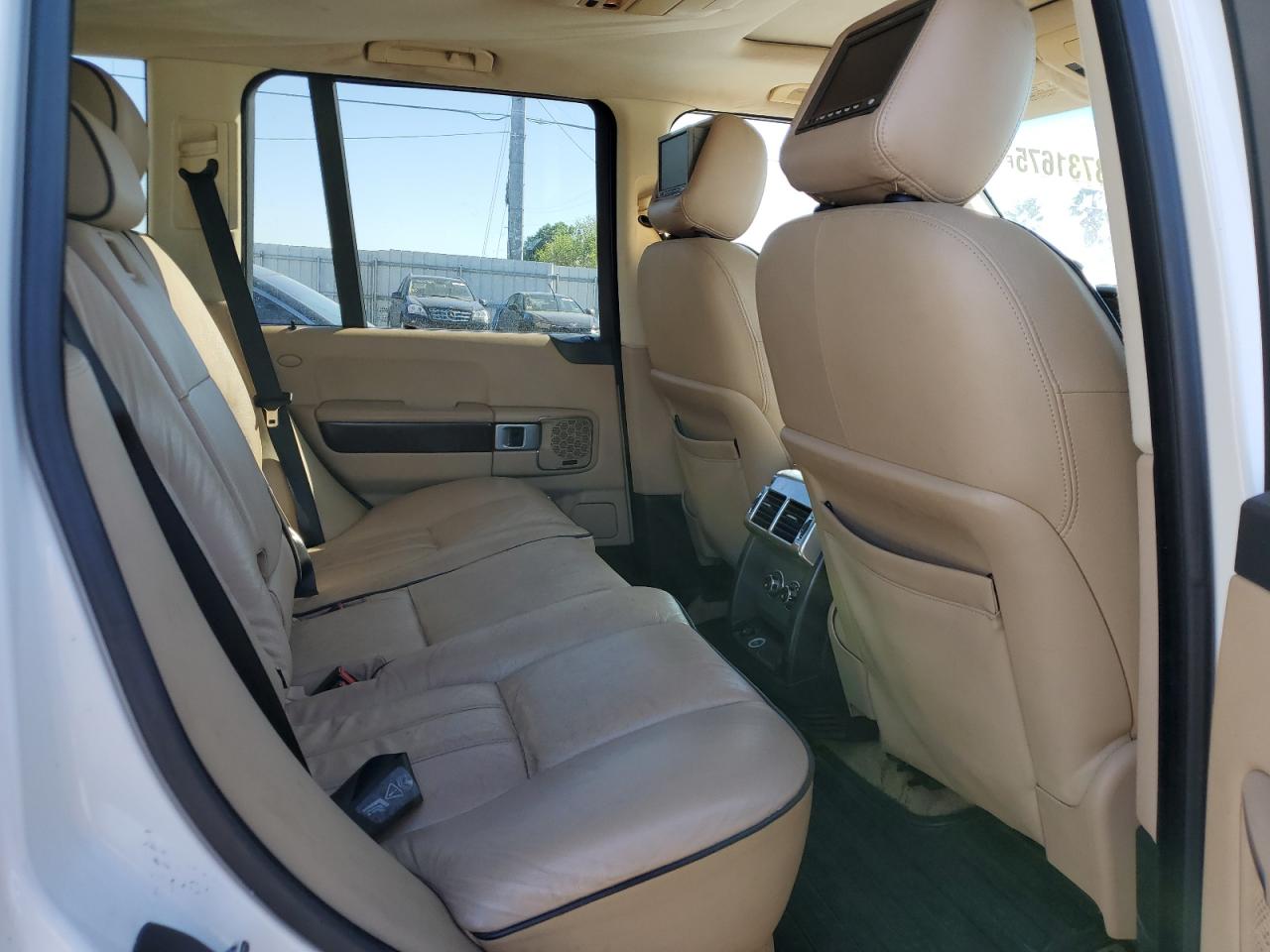 2009 Land Rover Range Rover - Image 11
