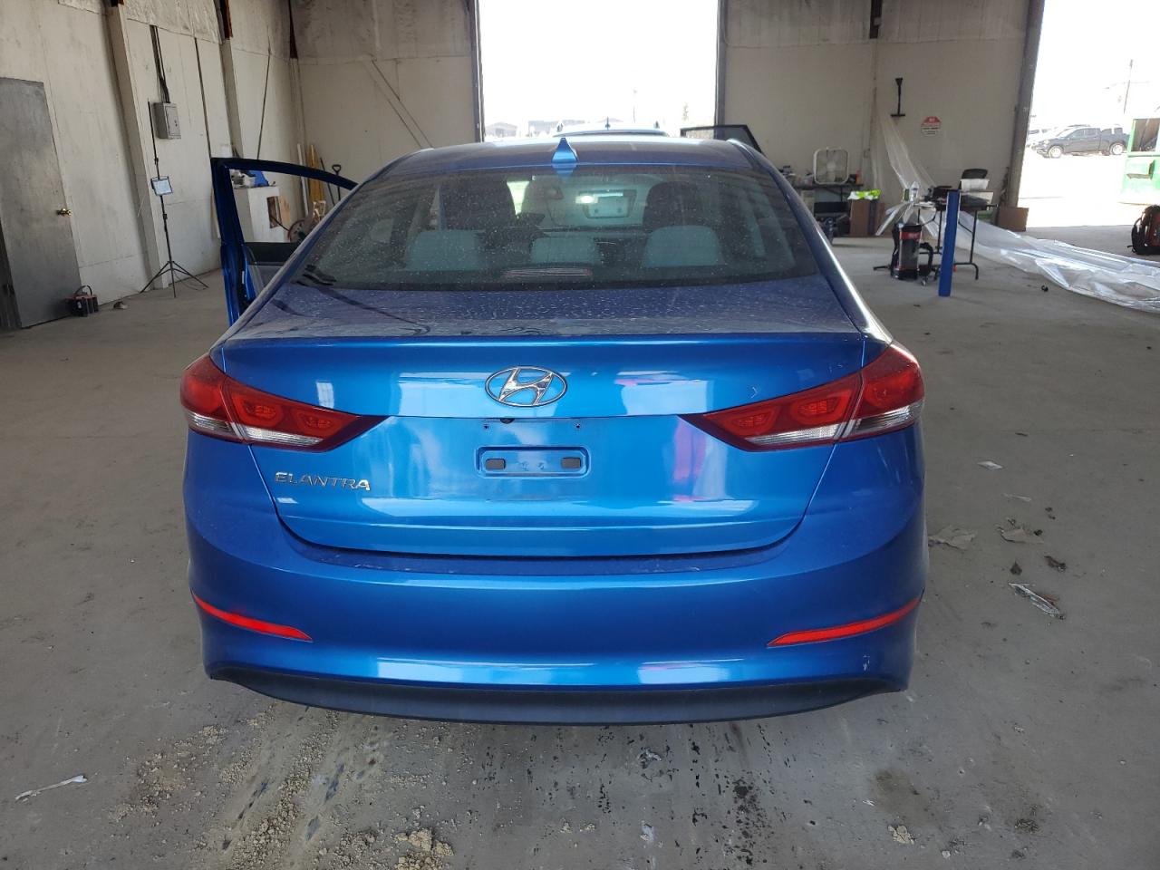 2017 Hyundai Elantra - Image 6