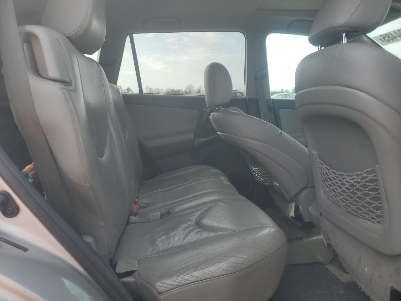 2012 Toyota RAV 4 - Image 11