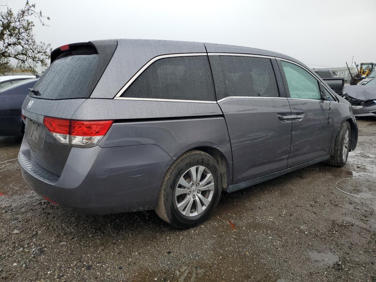 2015 Honda Odyssey - Image 3