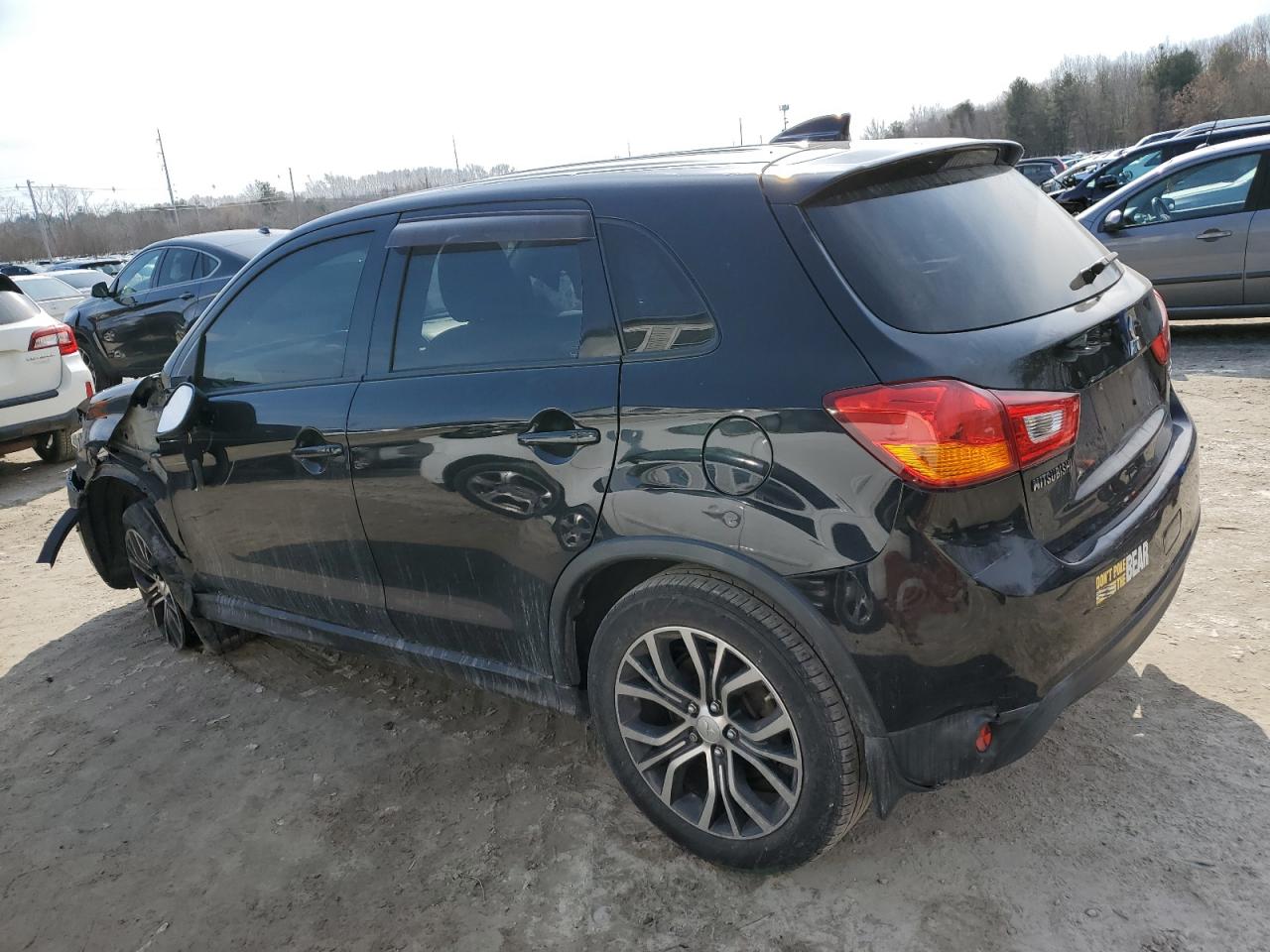 2017 Mitsubishi Outlander - Image 2