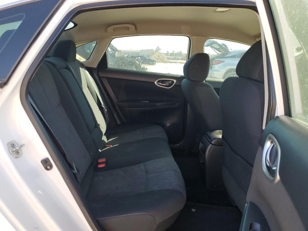 2015 Nissan Sentra - Image 10