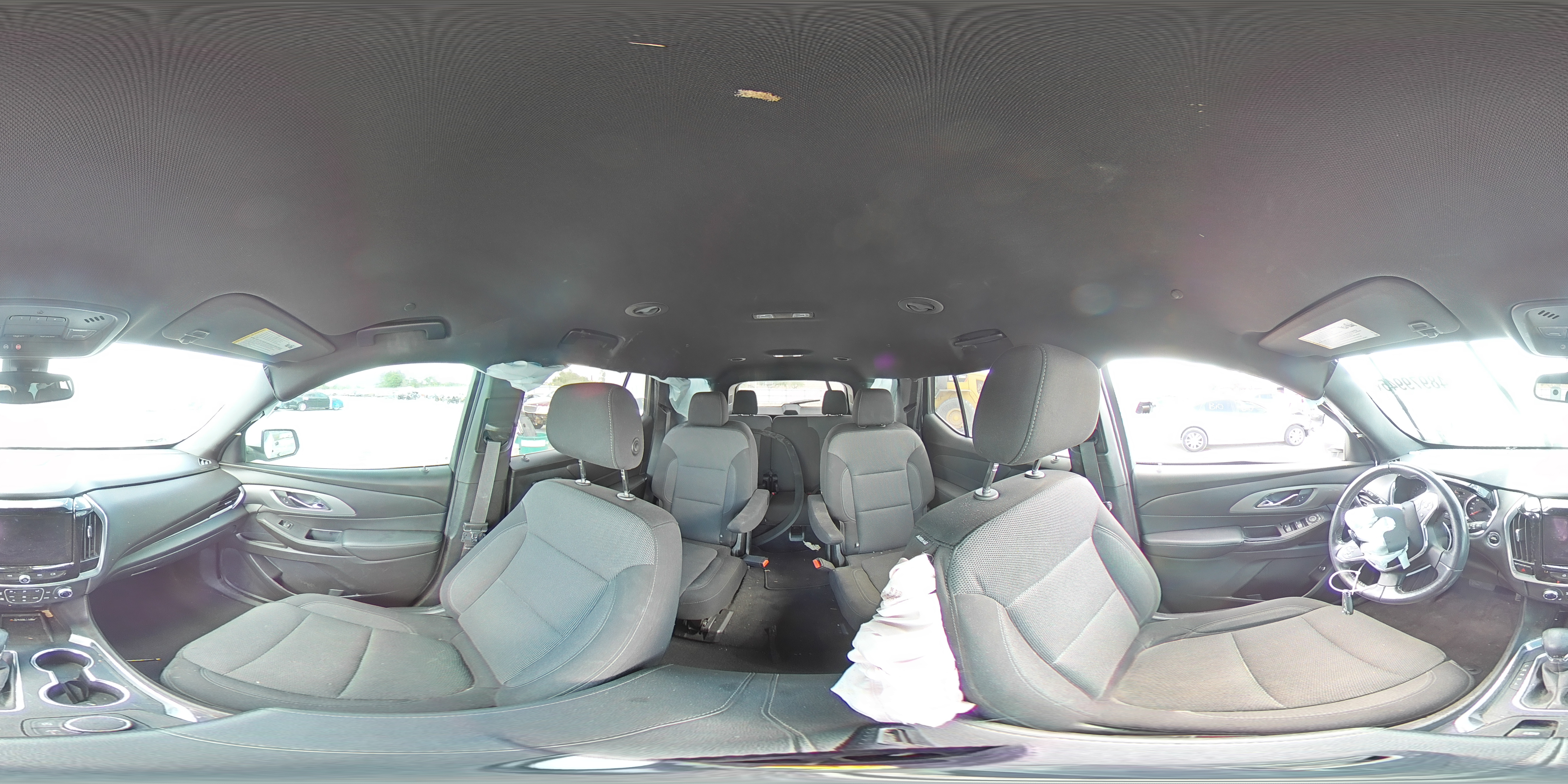 2022 Chevrolet Traverse - Image 14